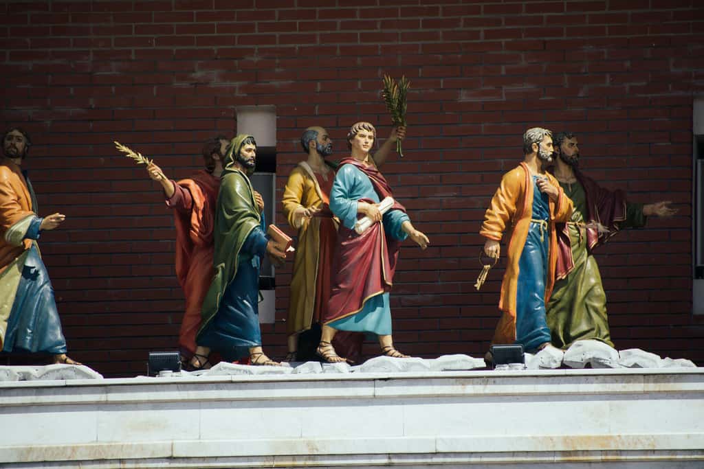 Скульптура 12 апостолов в Йошкар-Оле