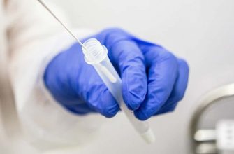 Тестирование вируса, пробирка с биоматериалом